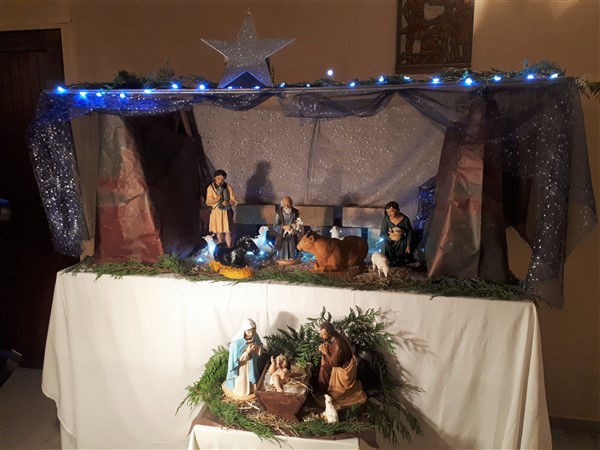 La crèche paroissiale avec les catéchumènes !