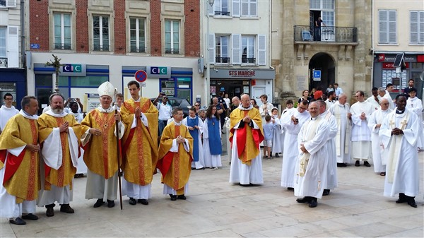 Un nouveau prêtre ordonné à Pontoise