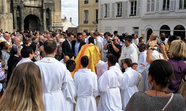 Un nouveau prêtre ordonné à Pontoise